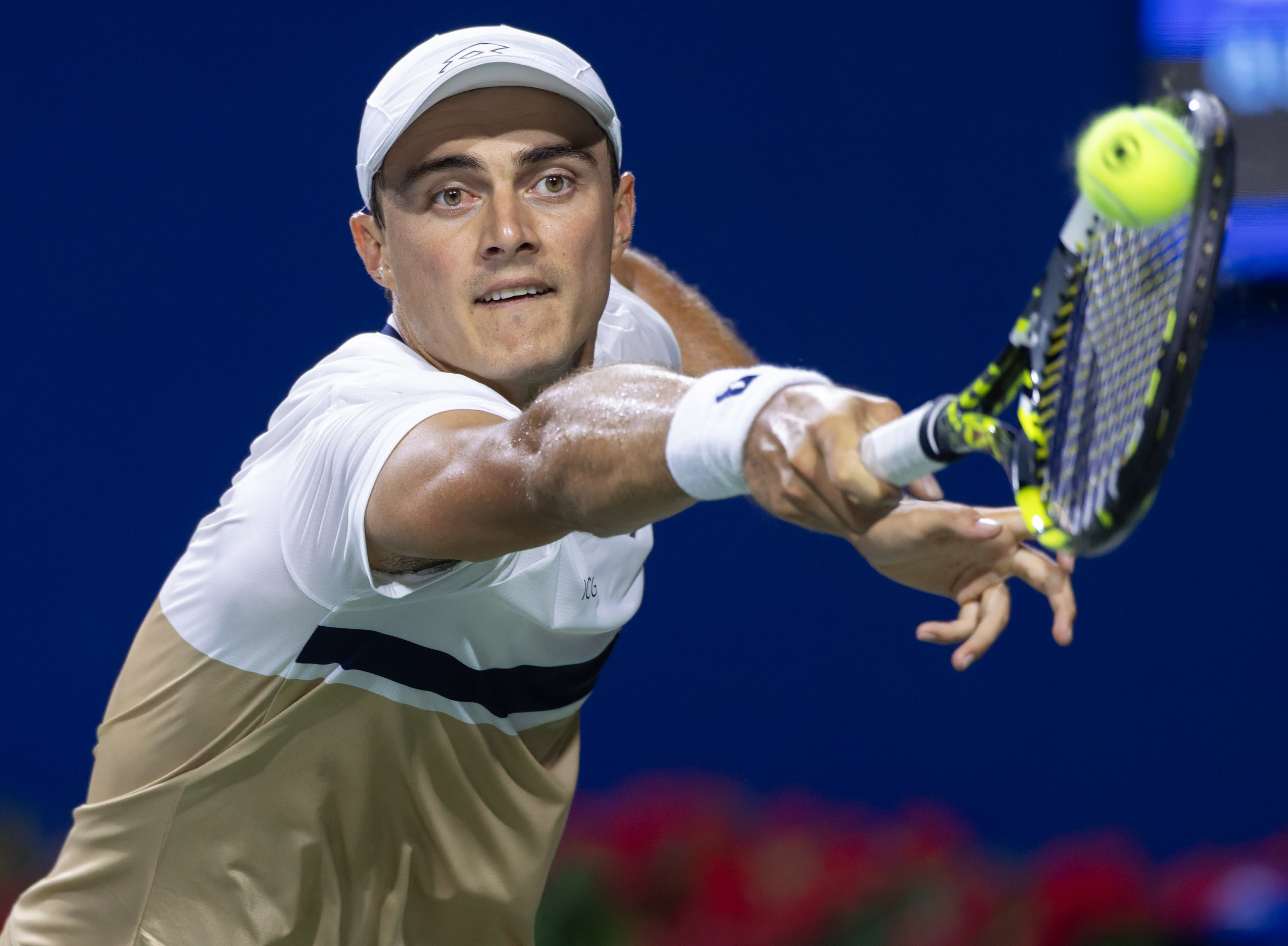 英国网球队鏖战意大利网球队,兹维列夫送出助攻的简单介绍 英国网球队鏖战意大利网球队,兹维列夫送出助攻的简单介绍