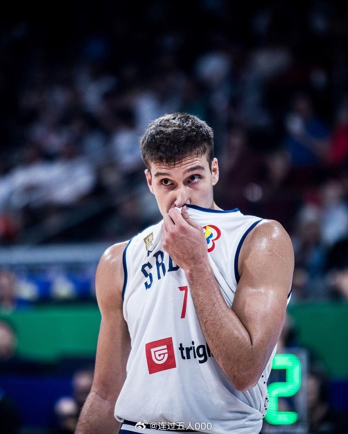 关于加拿大男篮绝地反击塞尔维亚男篮，塔图姆统治全场的信息