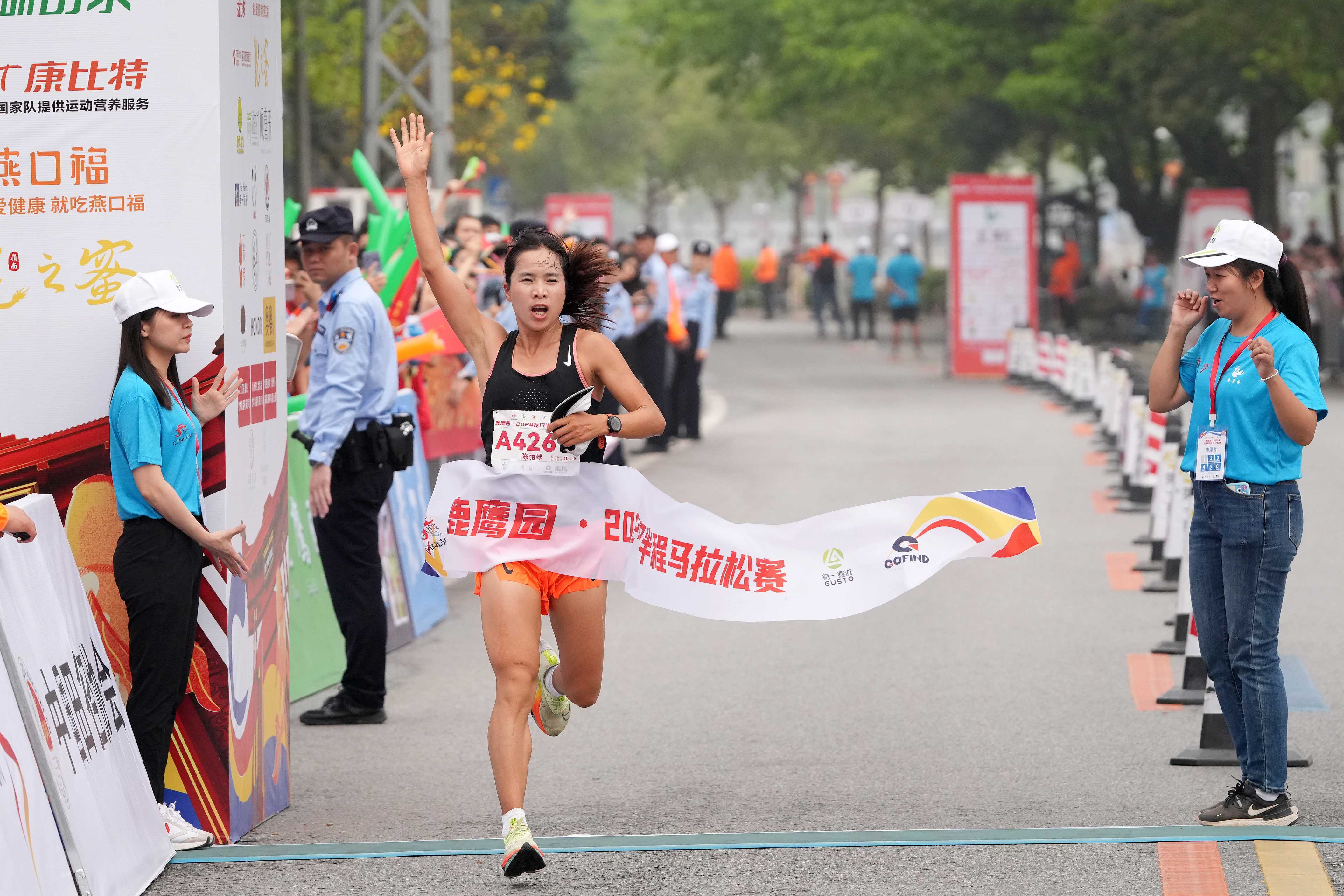 开云下载-运动员们化身奥运明星点亮赛场、传递正能量