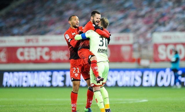 瓦朗谢纳主场逆转，取得胜利