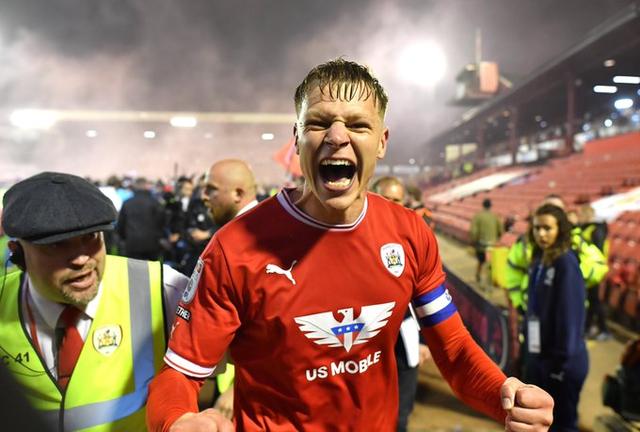 开云体育入口-巴恩斯利队近期比赛表现抢眼