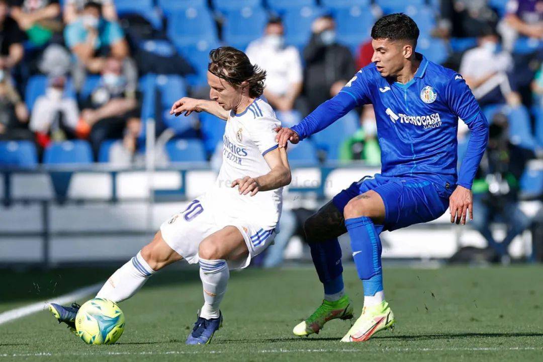 开云体育官方网站-阿拉贝斯克主场大捷，收获三分