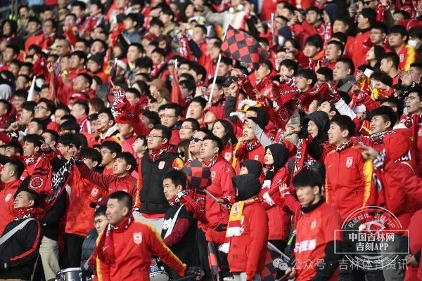 关于对决见高下:顶尖球队争夺胜利的信息 关于对决见高下:顶尖球队争夺胜利的信息