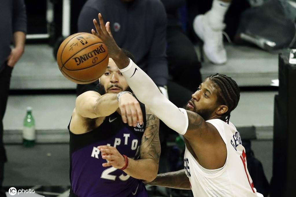 猛龙碾压快船，麦科勒姆带队取胜