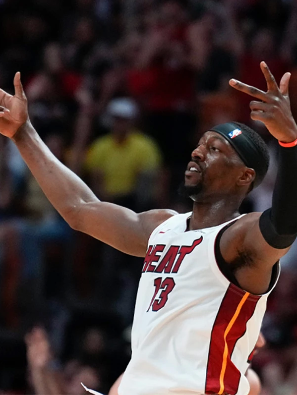 开云体育登录-湖人轻取热火，德罗赞状态火热的简单介绍