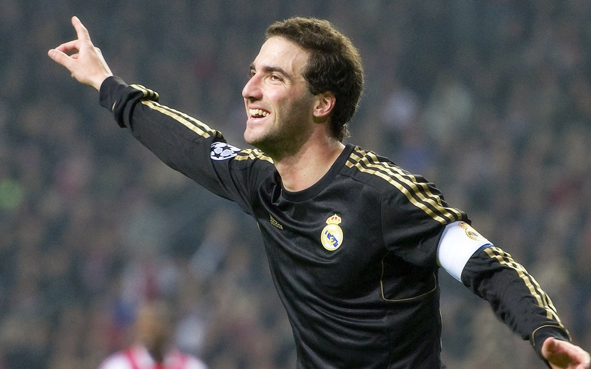 开云体育入口-冷门与霸权，日本足球的险胜与安赛龙的羽坛统治